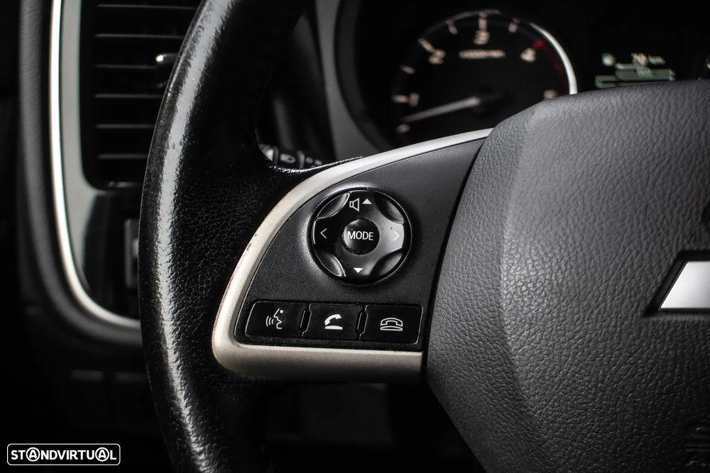 Mitsubishi Outlander 2.2 DI-D Instyle - 14