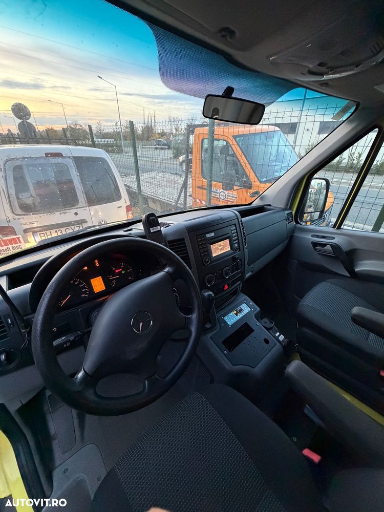 Mercedes-Benz Sprinter - 2