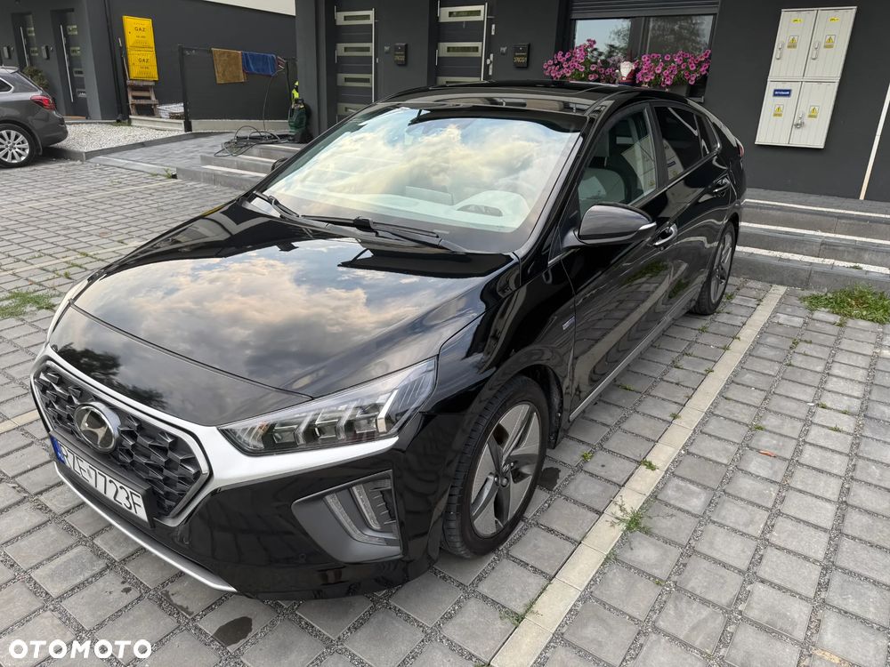Hyundai IONIQ Hybrid Platinum - 2