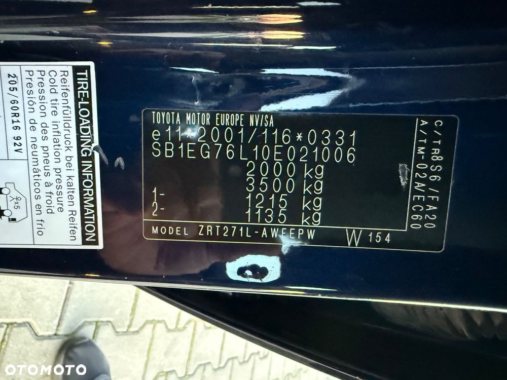Toyota Avensis - 27