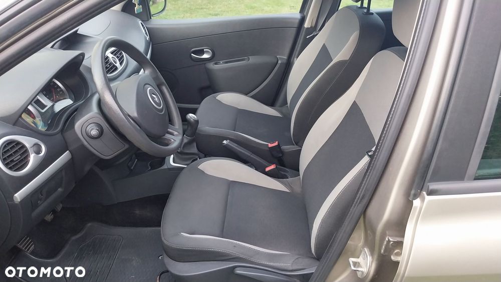 Renault Clio - 14
