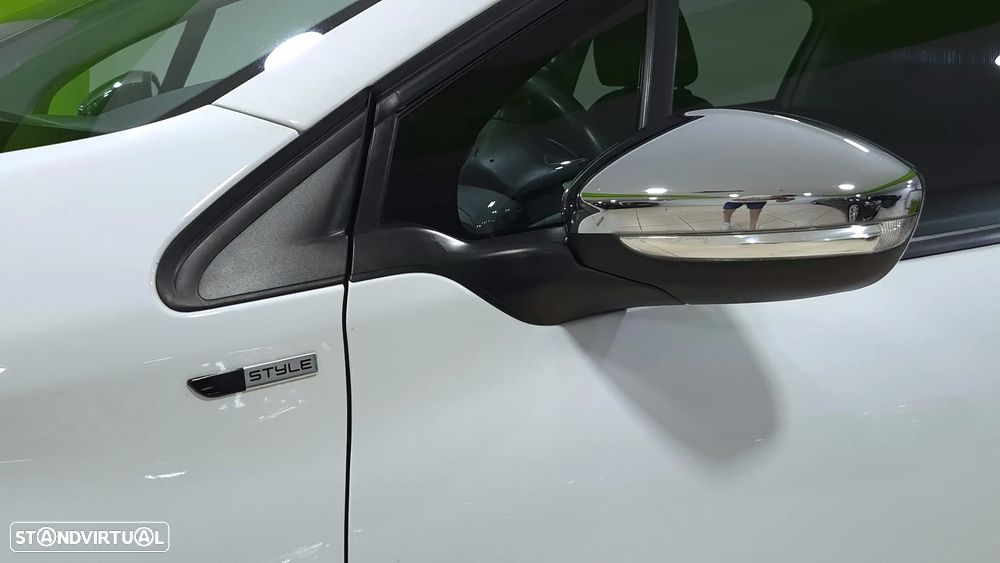 Peugeot 208 1.2 PureTech Style - 23