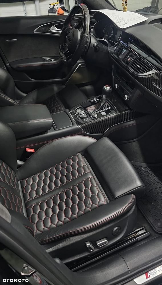 Audi RS6 Avant - 12