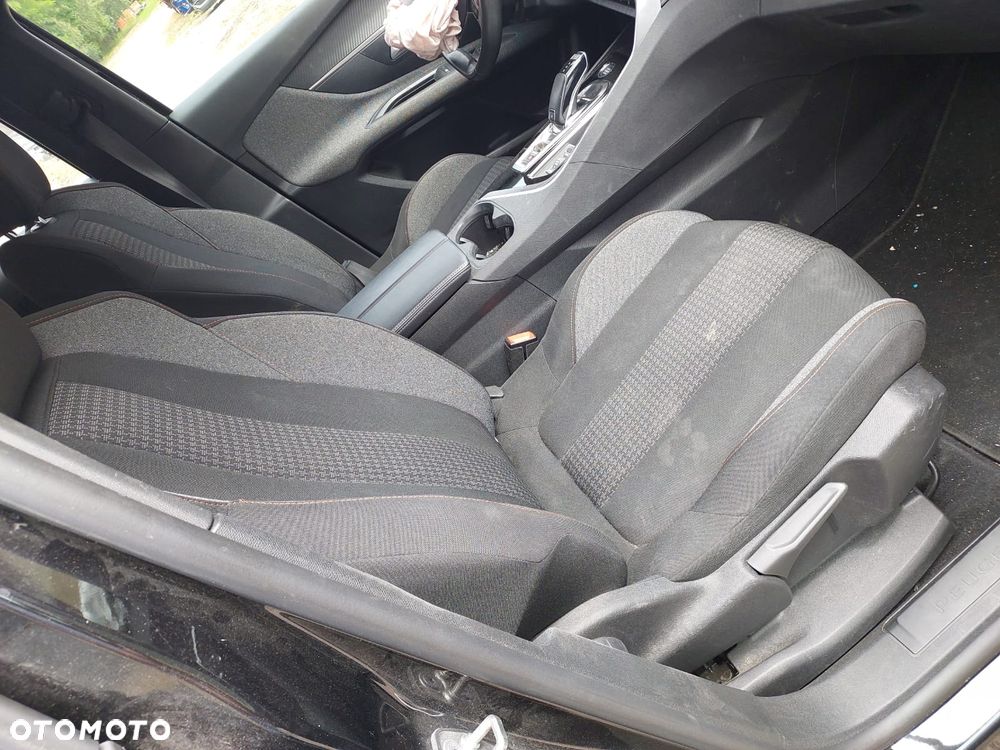 Peugeot 3008 PureTech 130 Stop & Start GPF EAT8 Active Pack - 18