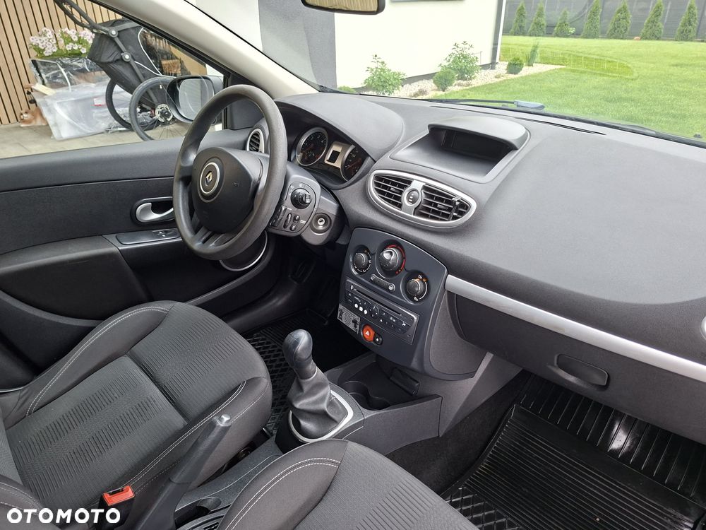 Renault Clio - 8