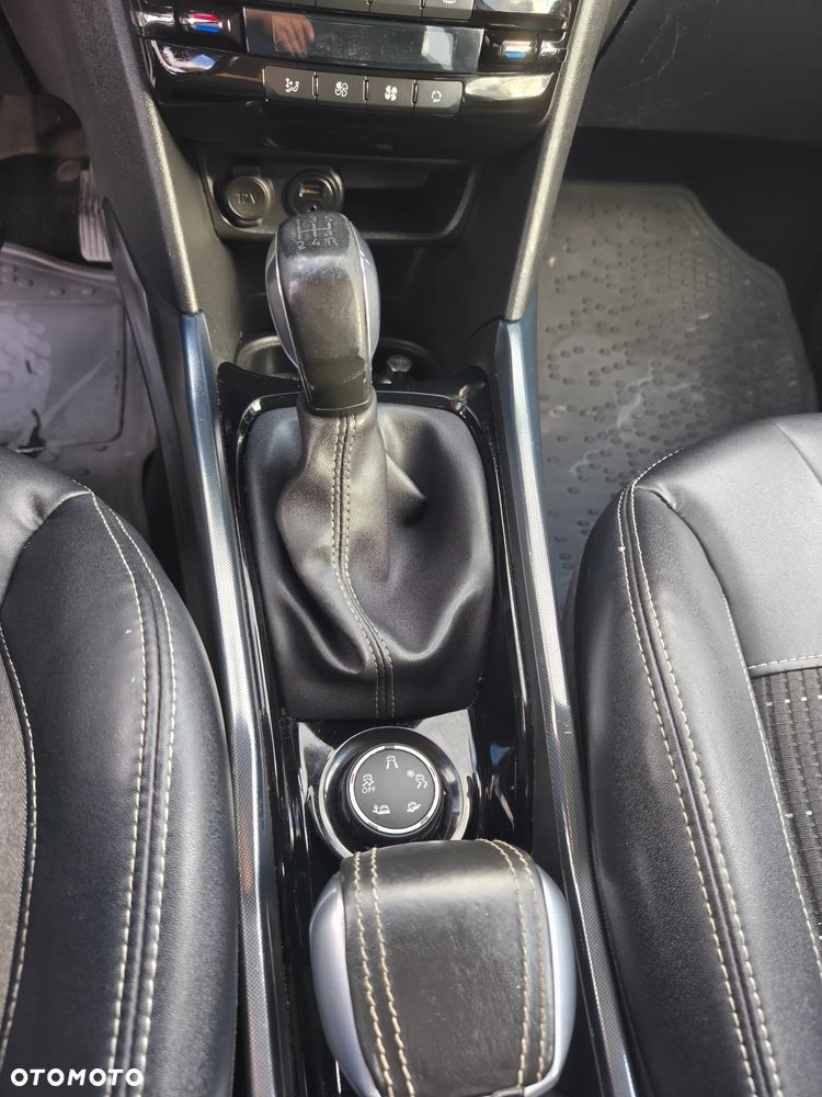Peugeot 2008 1.6 VTi Allure - 9