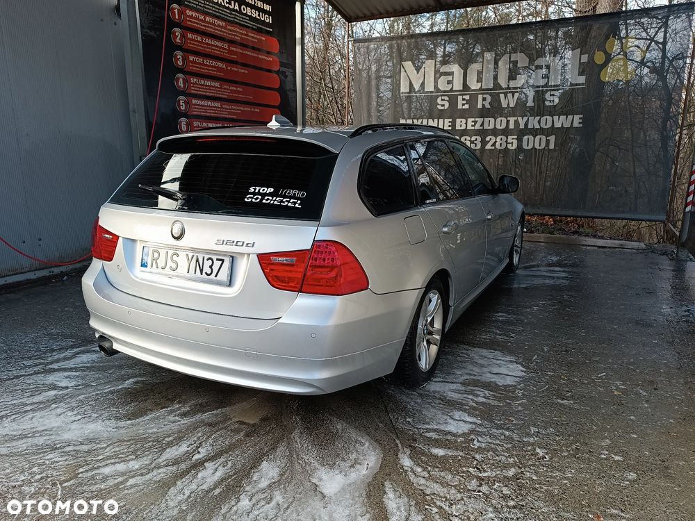 BMW Seria 3 320d Efficient Dynamics - 2