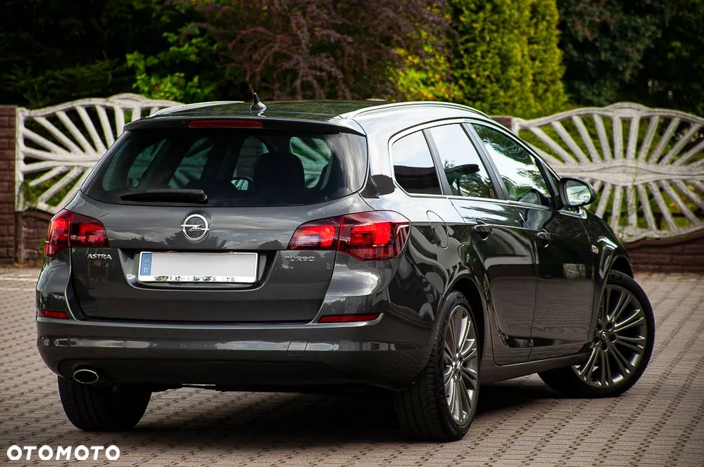 Opel Astra 1.6 Turbo Edition - 27