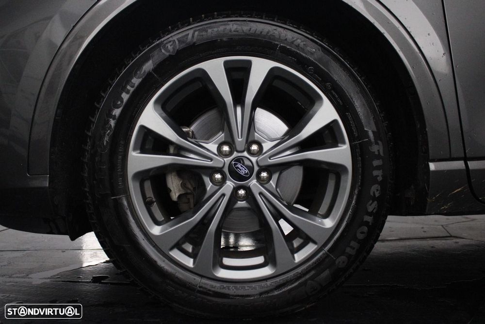 Ford Kuga - 37