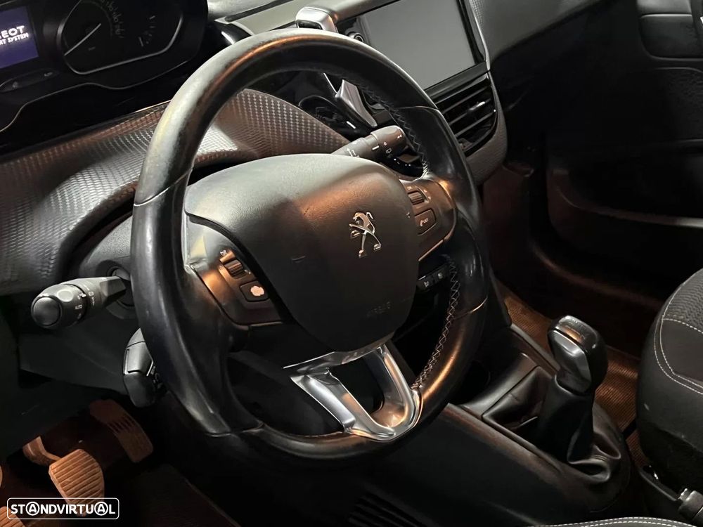 Peugeot 208 1.2 PureTech Allure - 13
