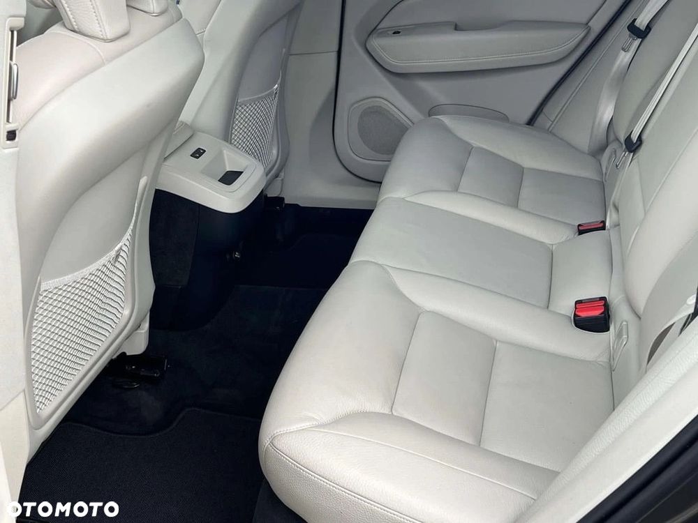 Volvo XC 60 D5 AWD Inscription - 4