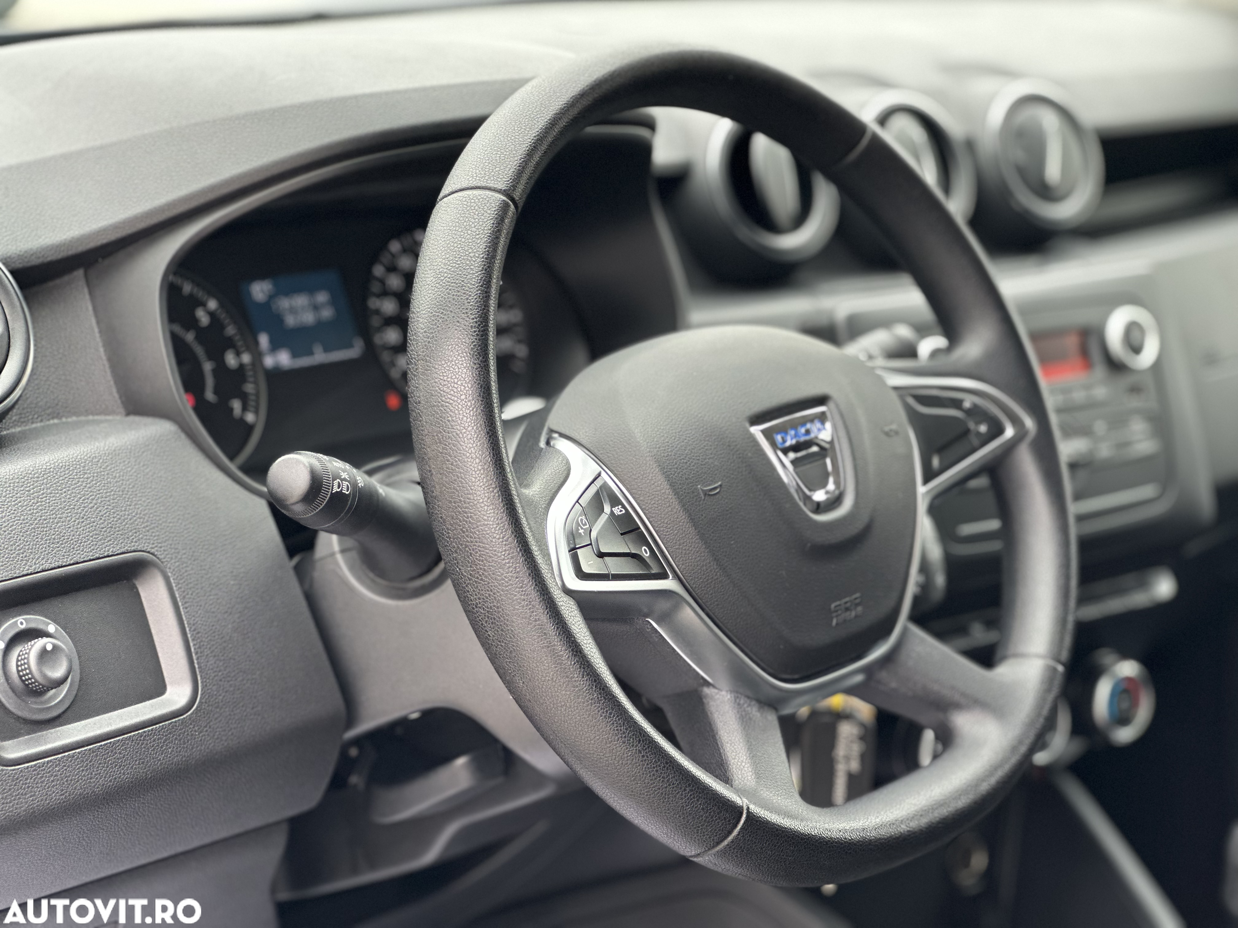 Dacia Duster TCe 125 4x2 Celebration - 37