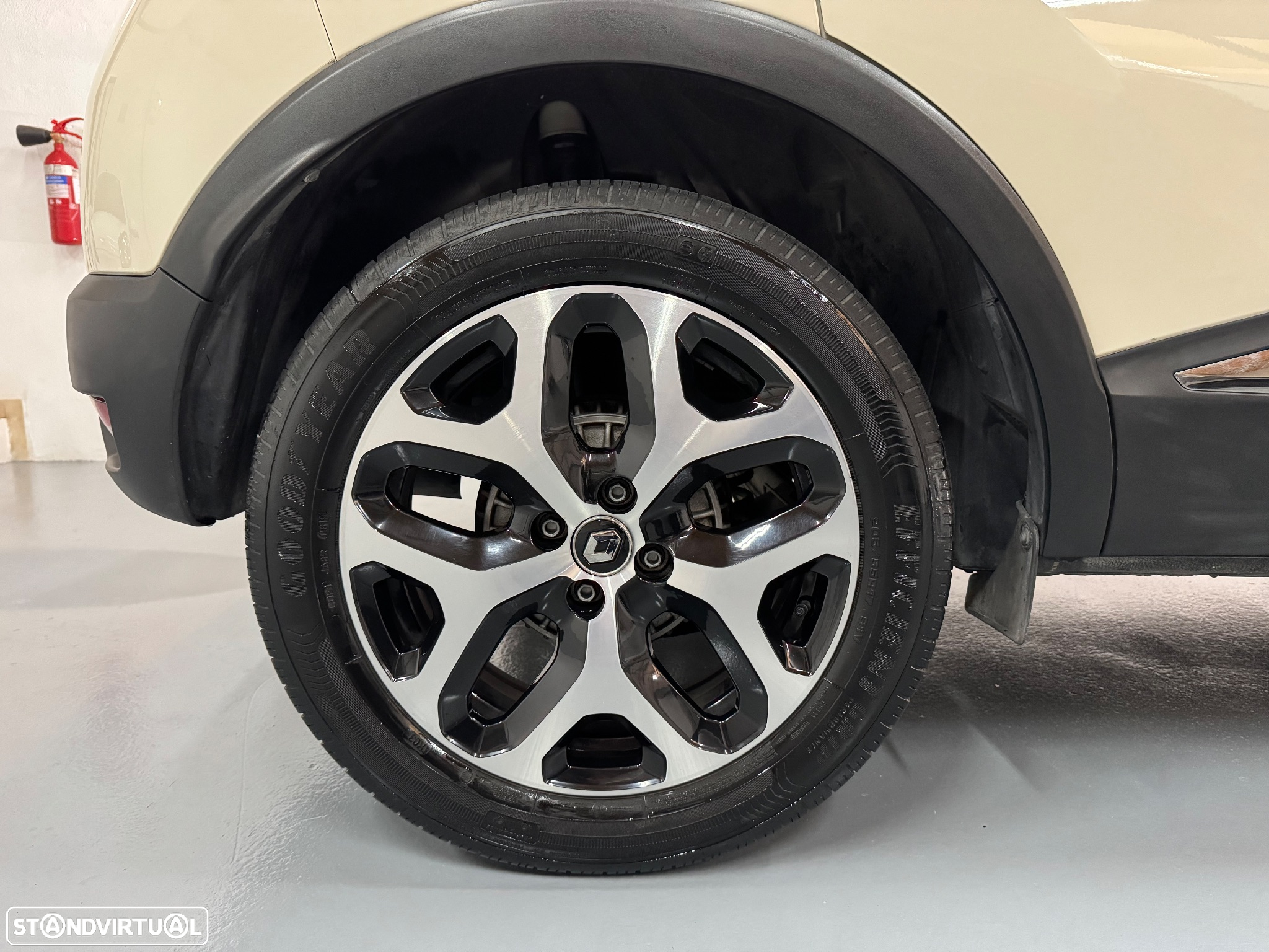 Renault Captur 0.9 TCE Exclusive - 4