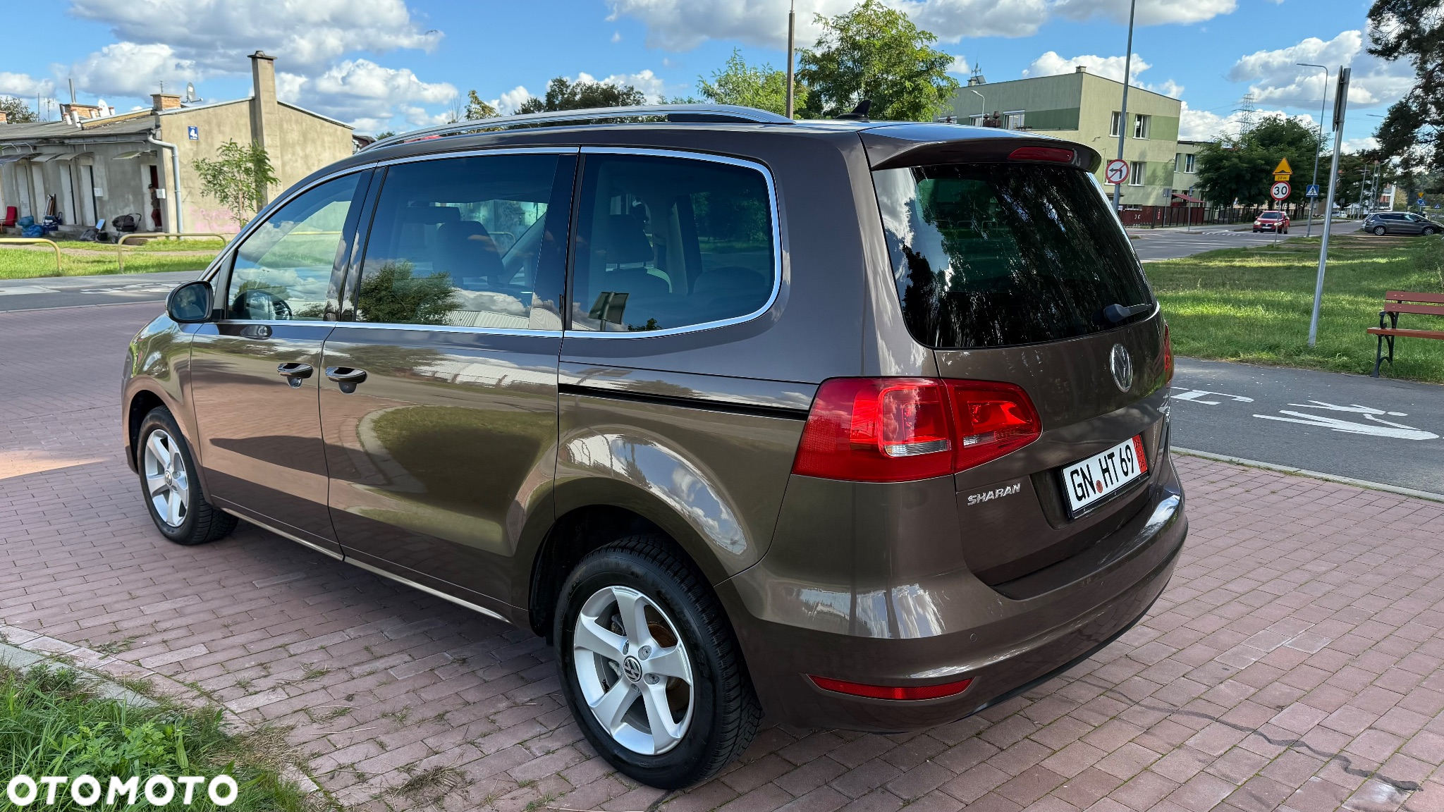 Volkswagen Sharan 2.0 TDI Comfortline DSG - 8