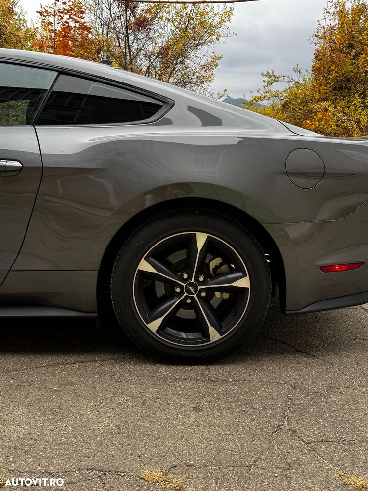 Ford Mustang - 8