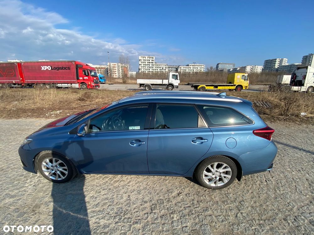 Toyota Auris 1.6 D-4D Comfort - 3