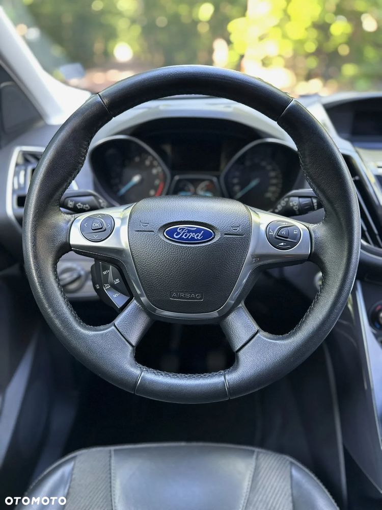 Ford Kuga 1.6 EcoBoost 2x4 Titanium - 14