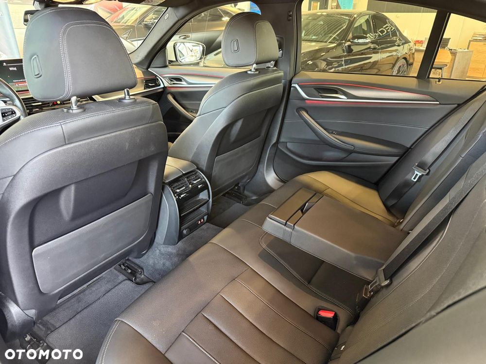 BMW Seria 5 520d MHEV M Sport sport - 8
