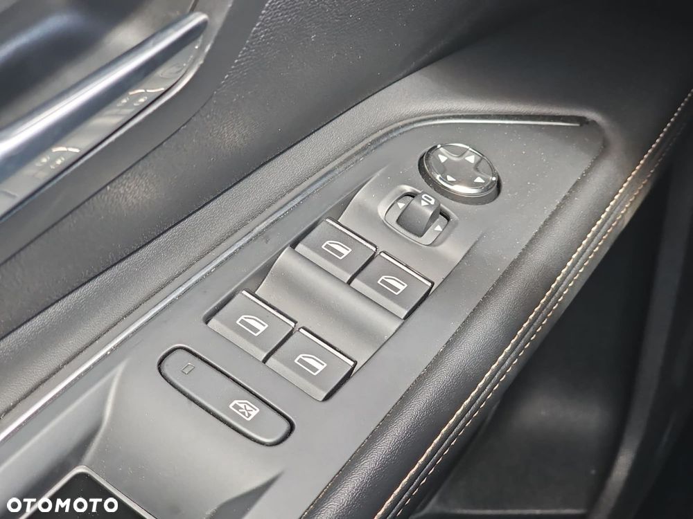 Peugeot 5008 1.6 PureTech GT S&S EAT8 - 40