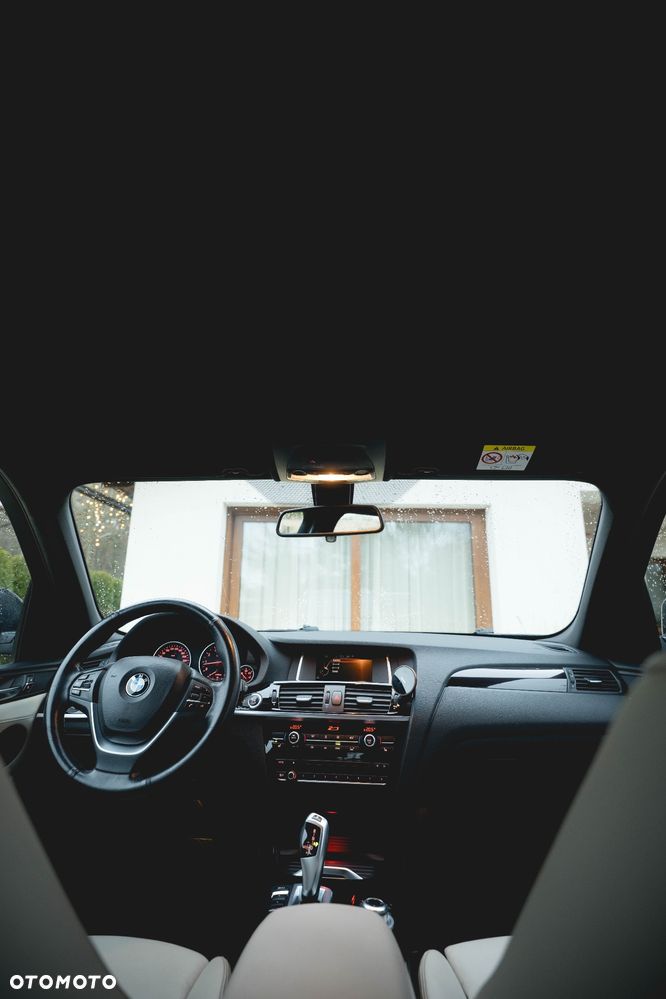 BMW X3 xDrive28i xLine - 16