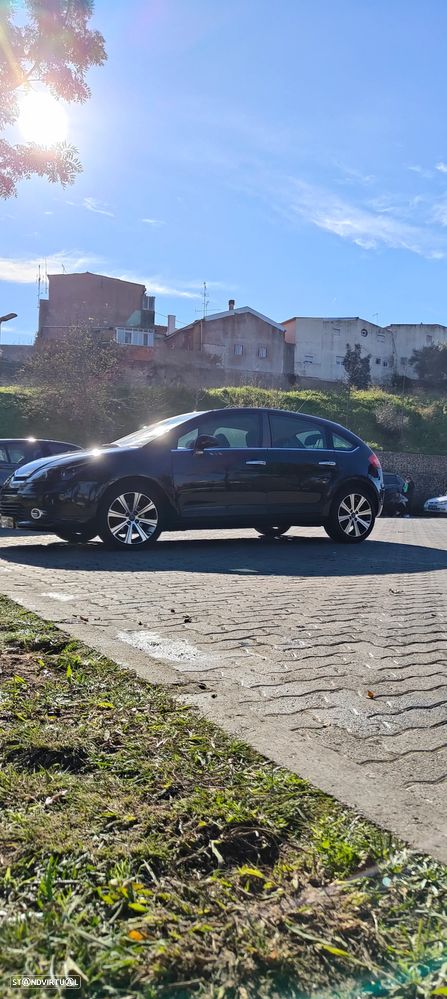 Citroën C4 1.6 HDi 110 Exclusive - 1