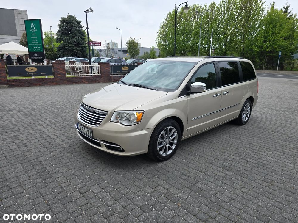 Chrysler Town & Country 3.6 Limited - 1