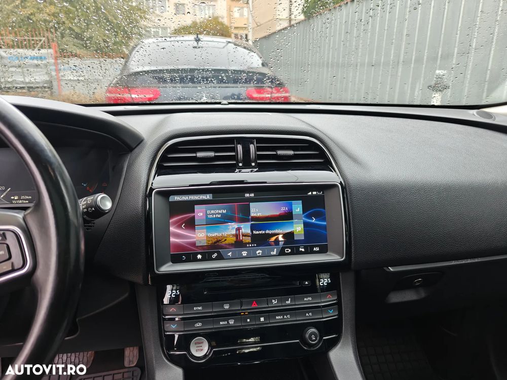 Jaguar F-Pace 20d AWD Prestige - 16