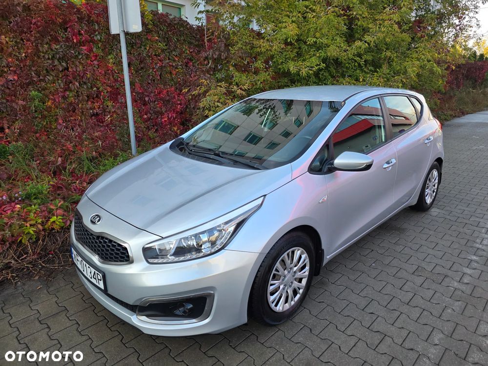 Kia Ceed - 4