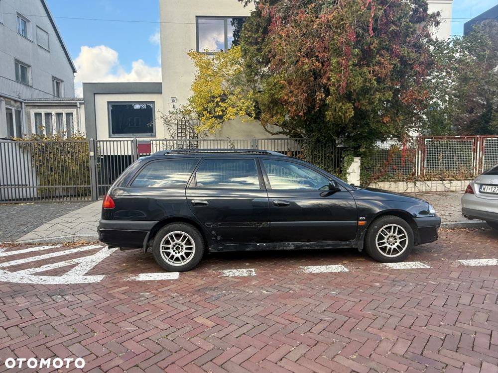 Toyota Avensis 2.0 Sol - 4