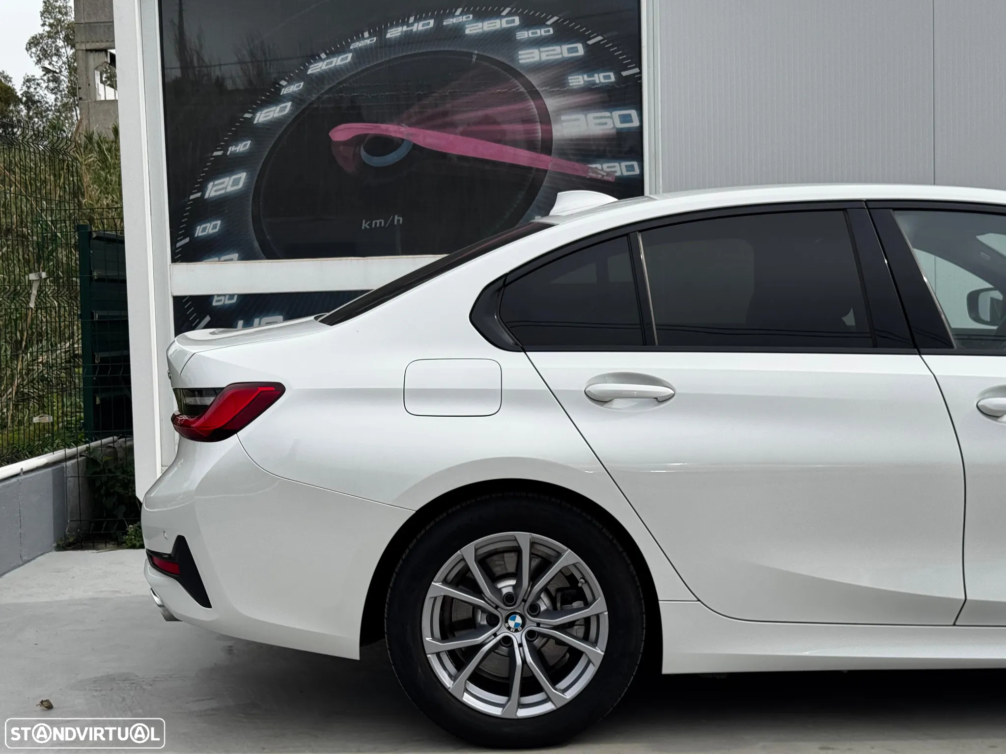BMW 320 e Corporate Edition Auto - 11