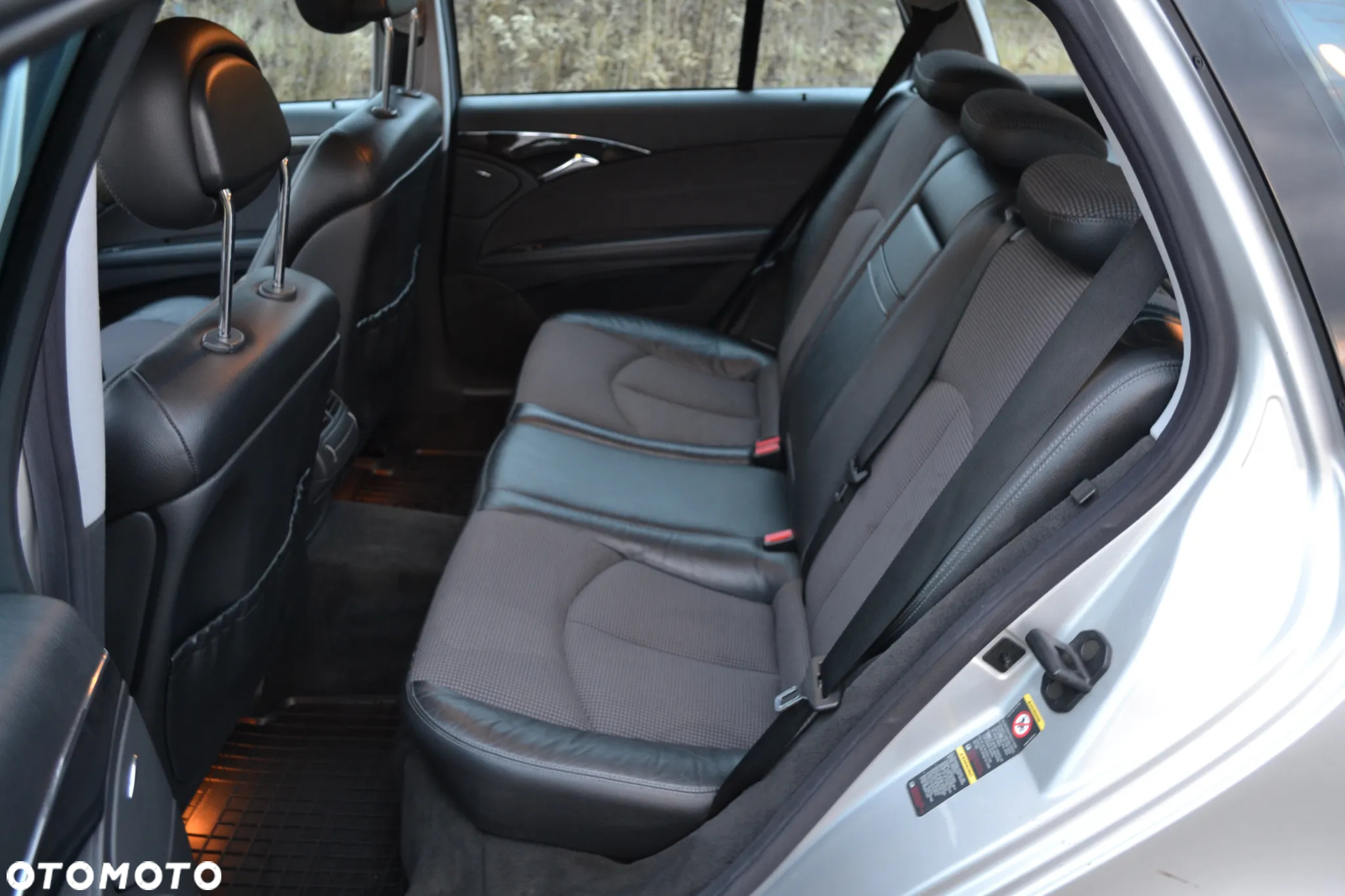 Mercedes-Benz Klasa E 240 4-Matic T Avantgarde - 12