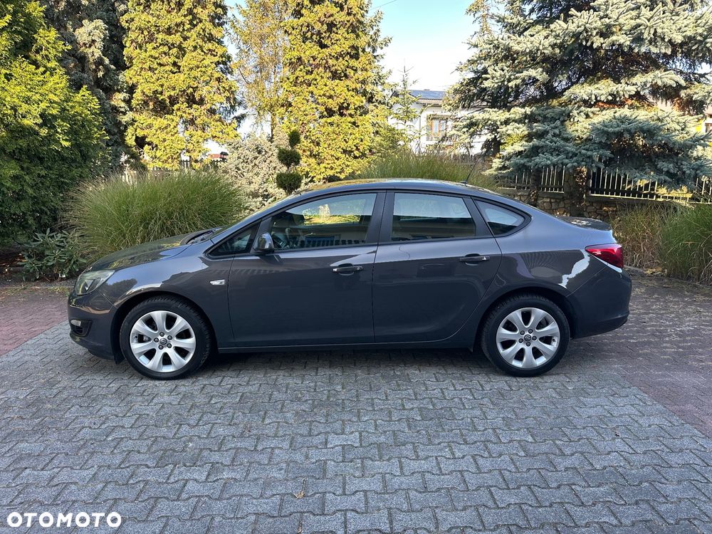 Opel Astra 1.4 Selection - 4