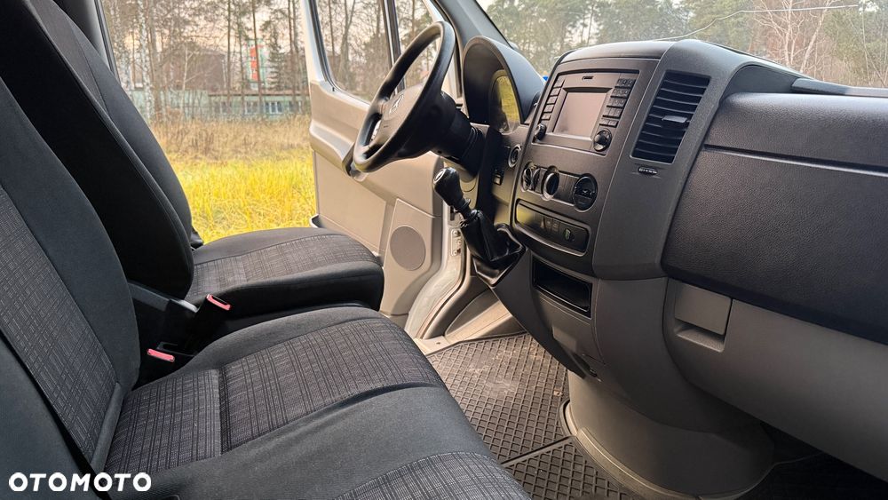 Mercedes-Benz Sprinter - 16