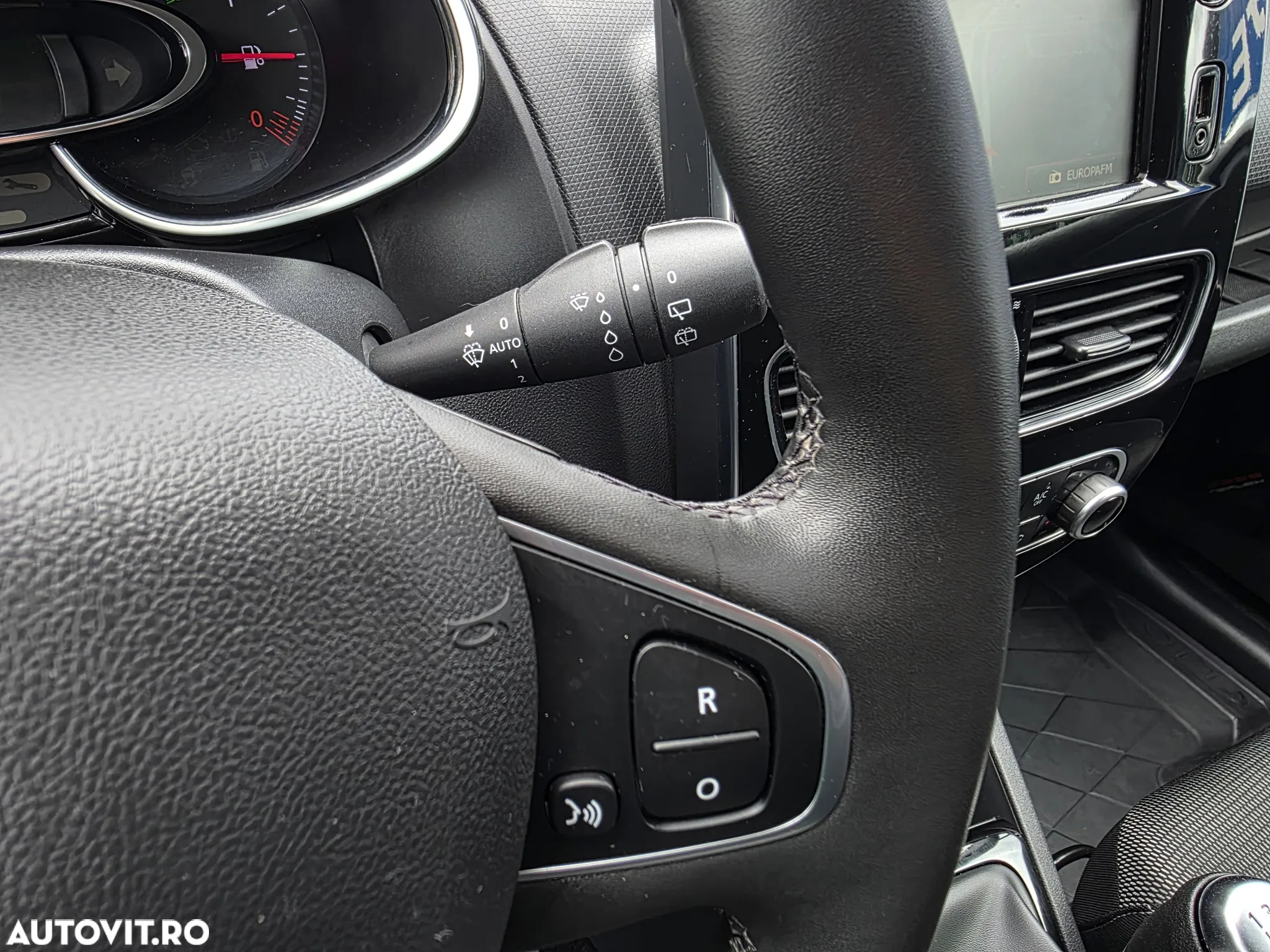 Renault Clio Estate Energy TCe Zen - 11