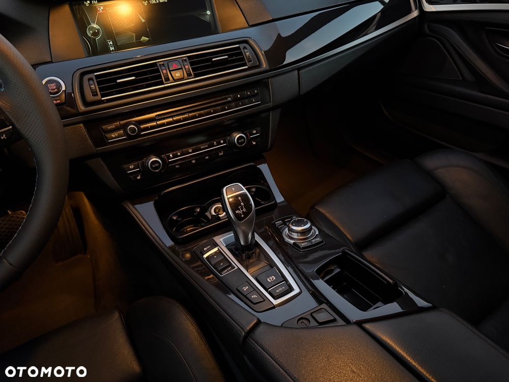 BMW Seria 5 535i xDrive - 23