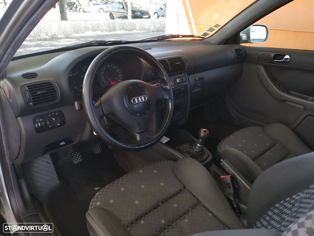 Audi A3 1.8 Sport Turbo EC - 4