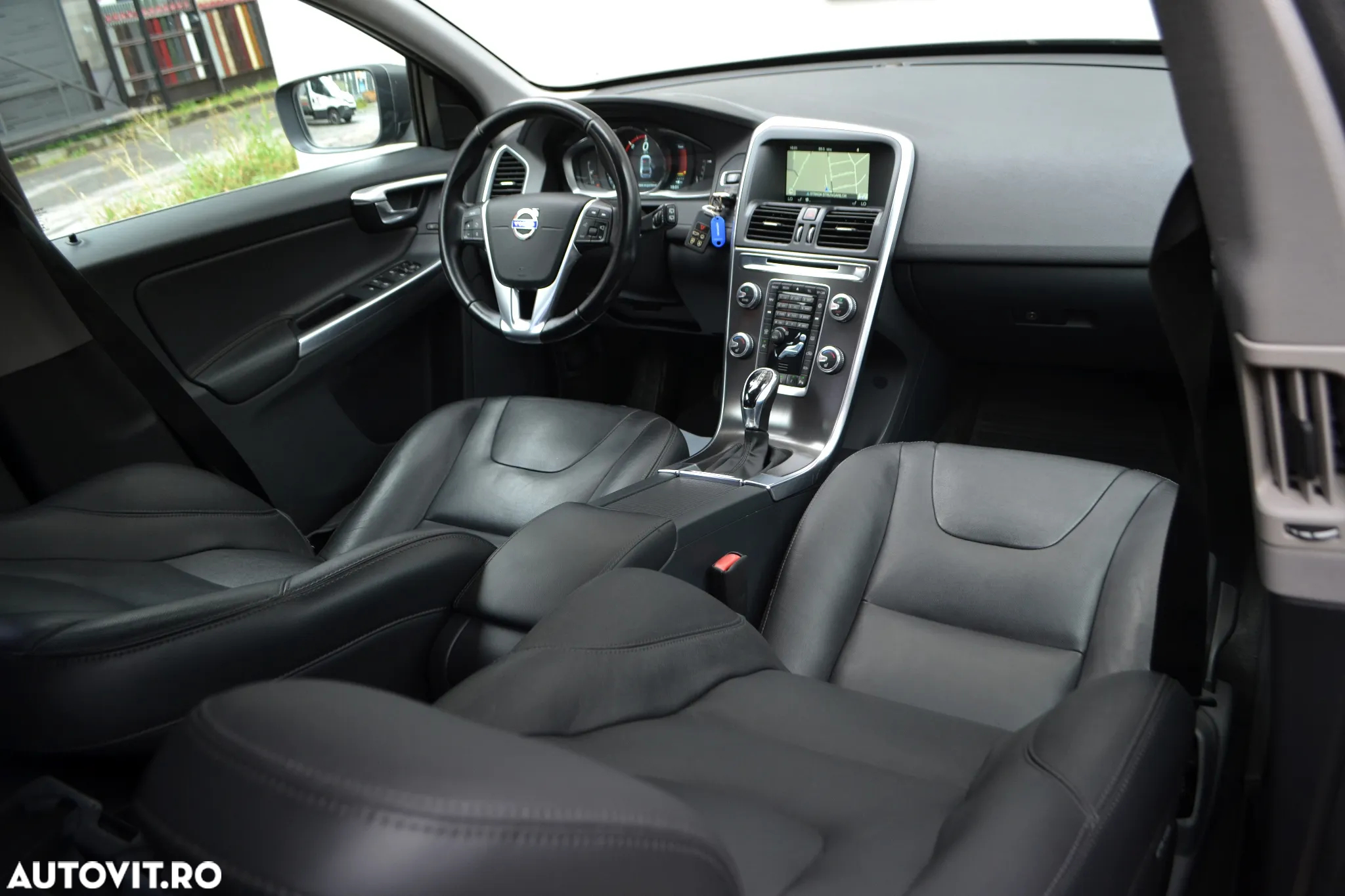 Volvo XC 60 D5 AWD Geartronic Summum - 11