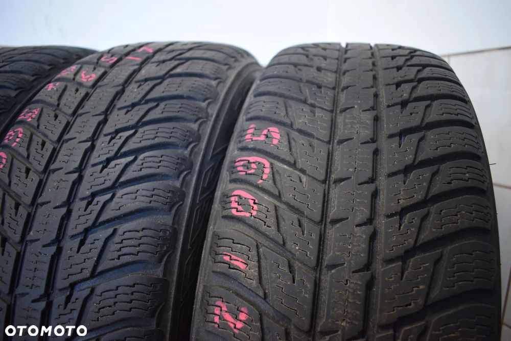 R17 215/65 Nokian WR SUV 3 - 3