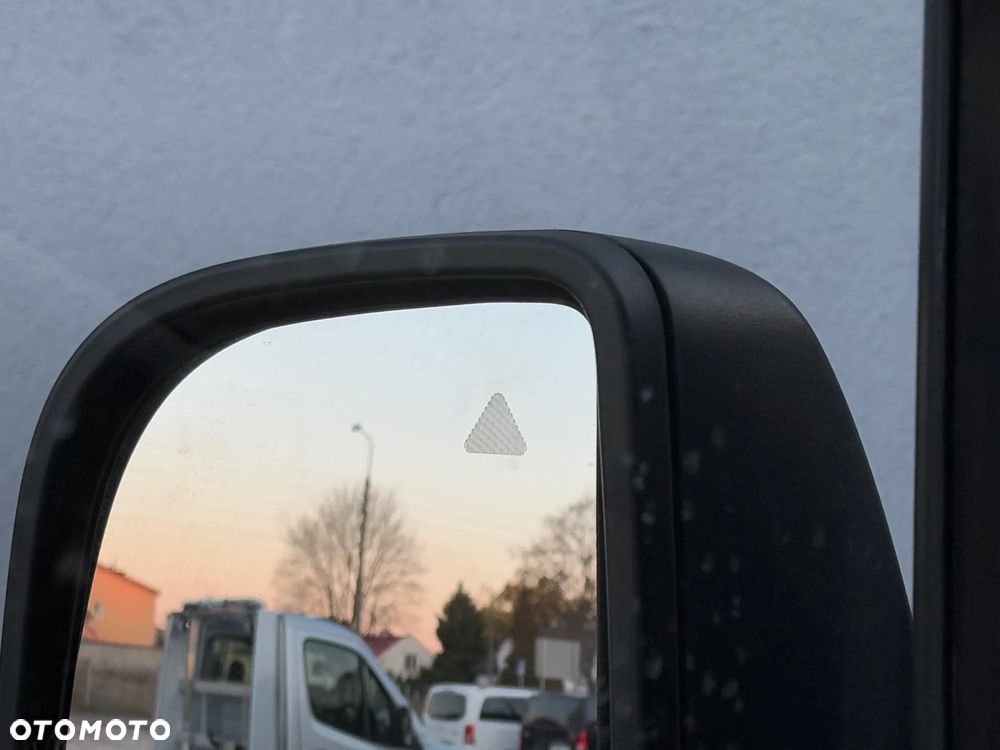 Mercedes-Benz Sprinter - 20