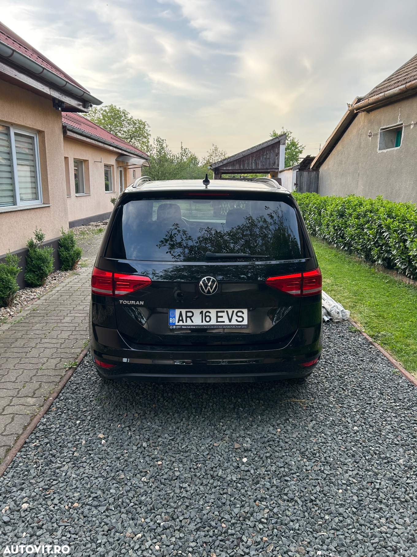 Volkswagen Touran 1.5 TSI DSG Comfortline - 4