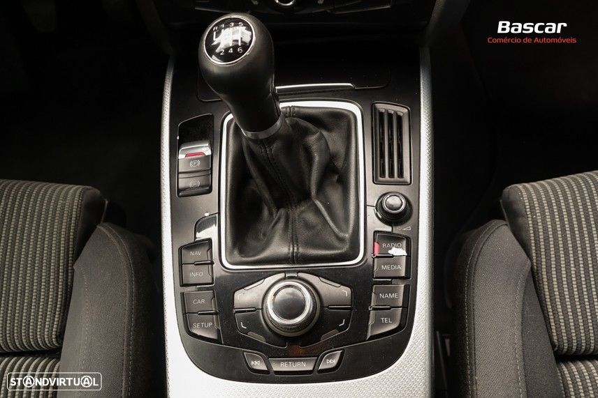 Audi A4 Avant 2.0 TDI Business Line Sport - 40