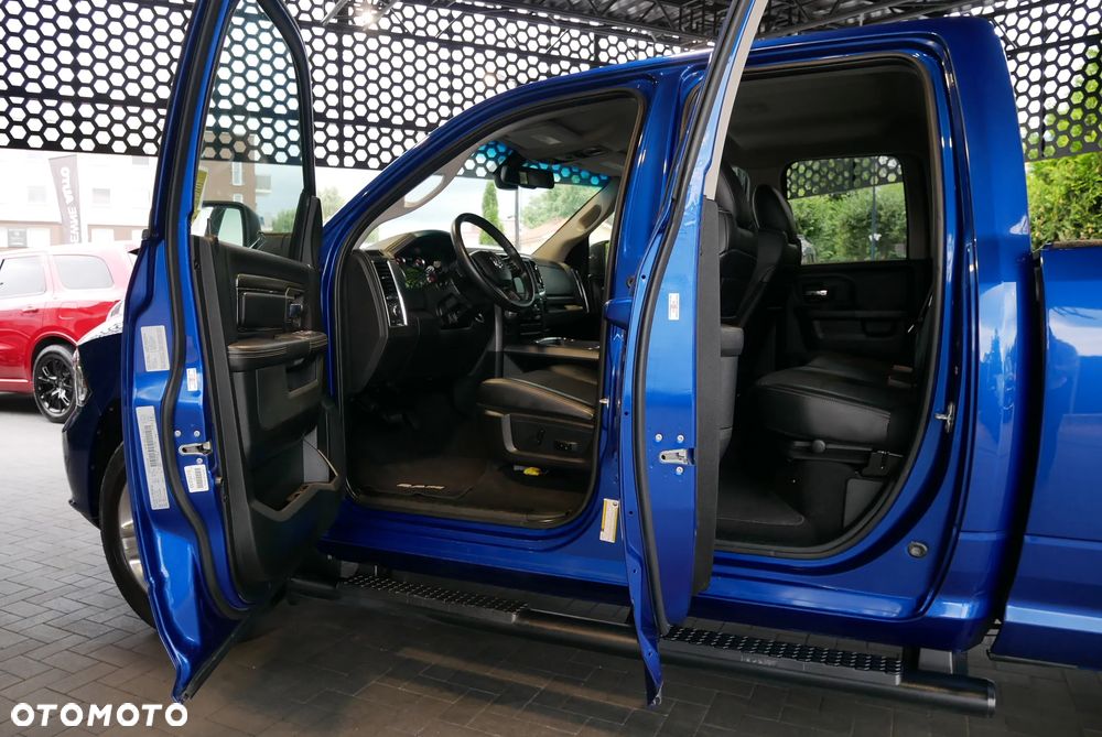 Dodge RAM - 8