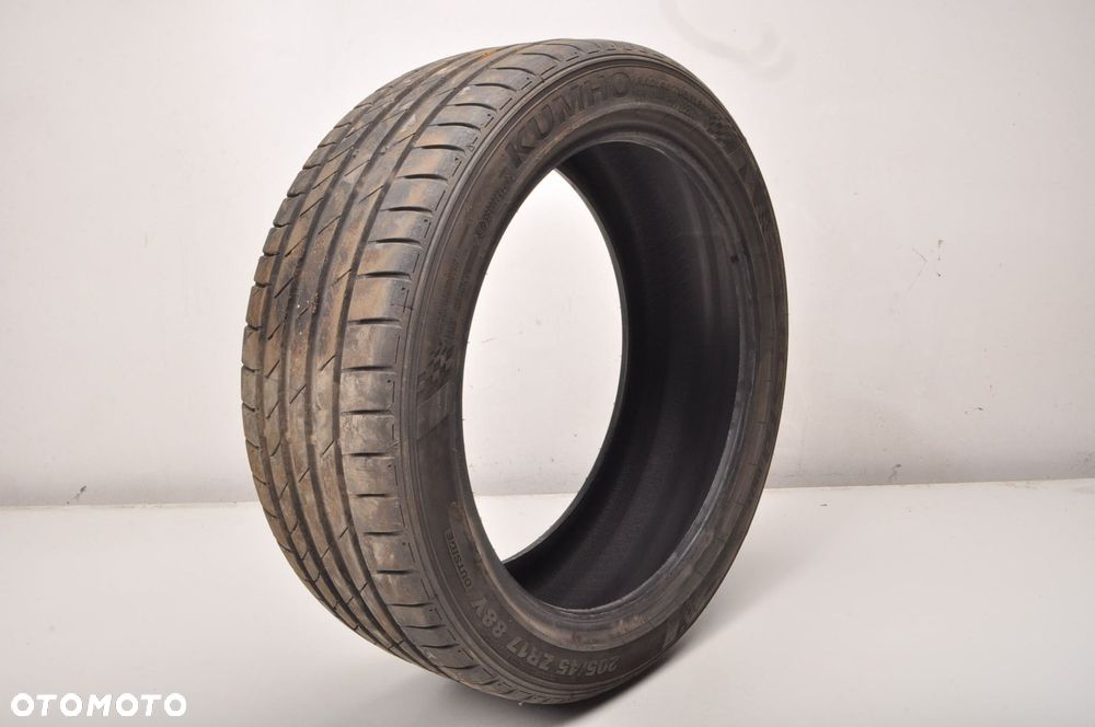 1X OPONA KUMHO  ECSTA PS71  205/45 R17  2024R - 1