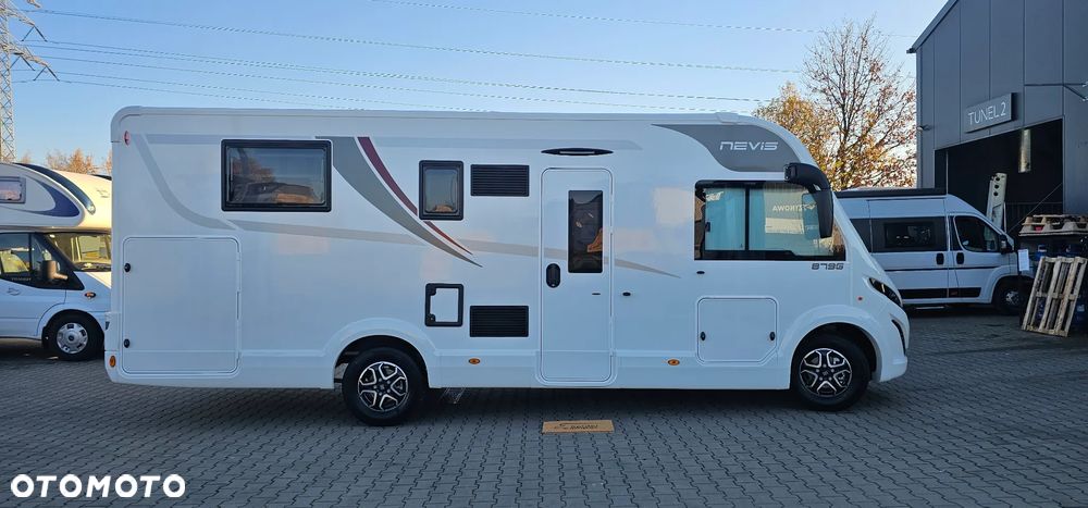 McLOUIS NEVIS 879G - 33