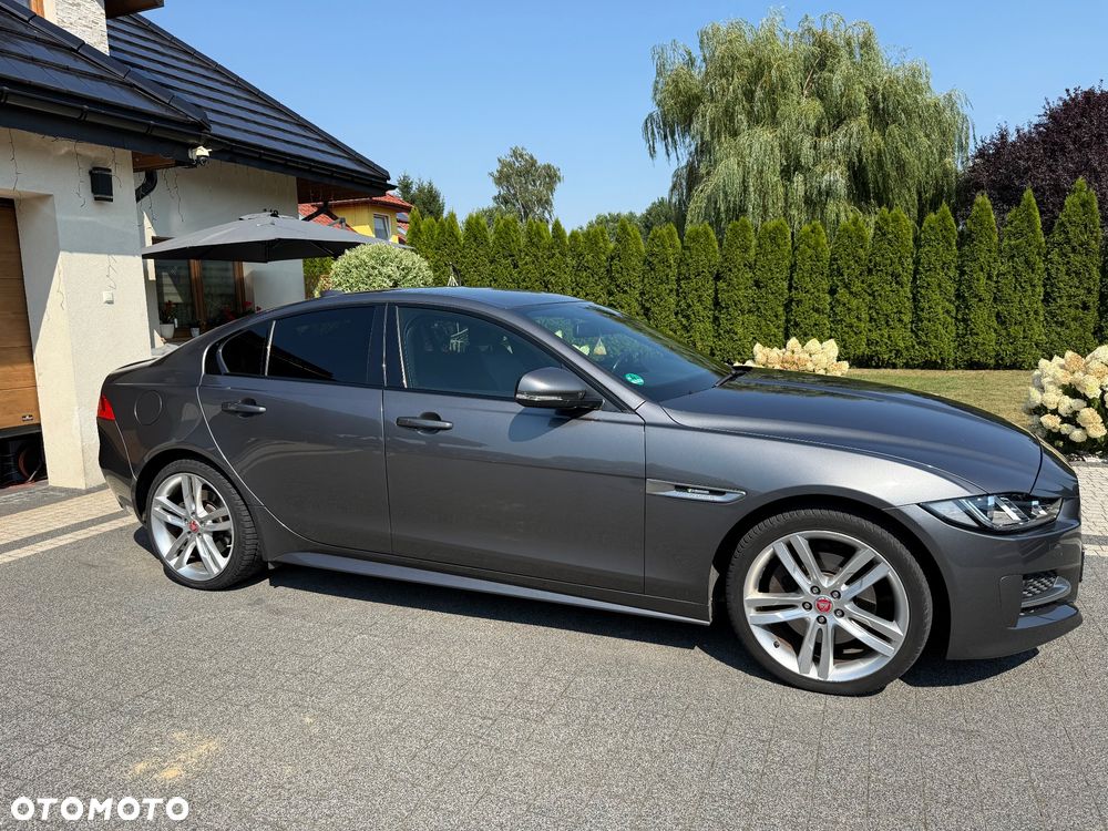 Jaguar XE 20d AWD R-Sport - 9