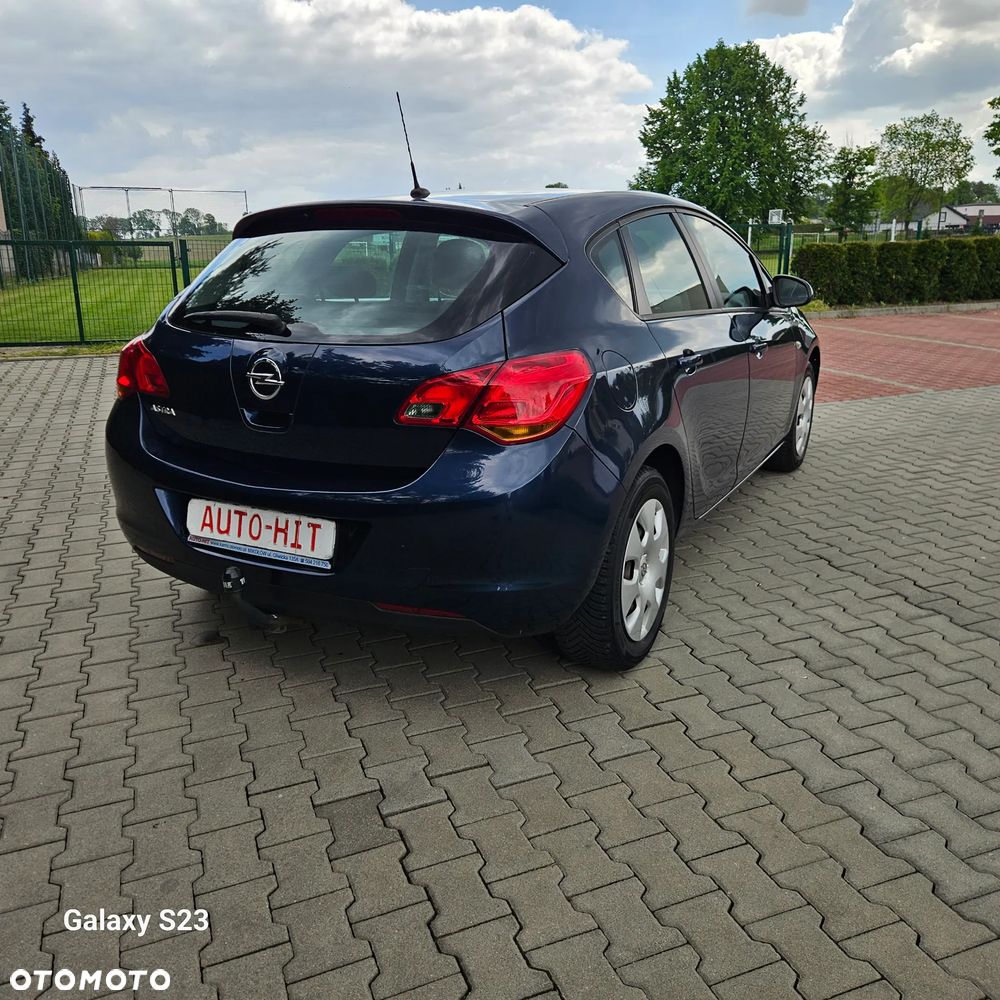 Opel Astra 1.6 Design Edition - 11