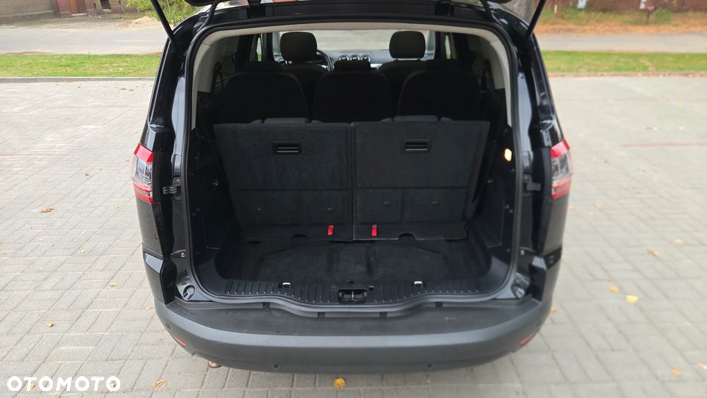 Ford S-Max - 17