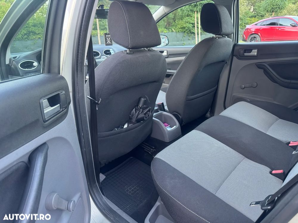 Ford Focus 1.4i Trend - 3