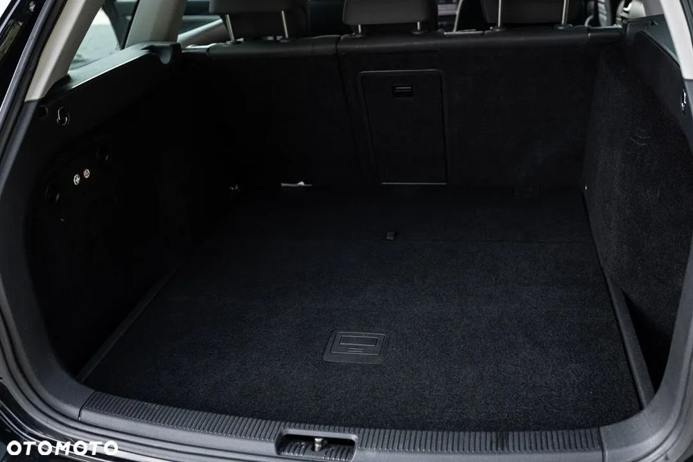 Volkswagen Golf Variant ver-1-4-tsi-individual - 9