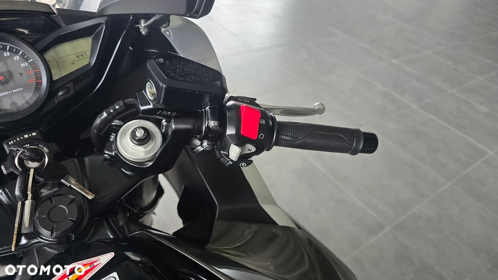Honda VFR - 23